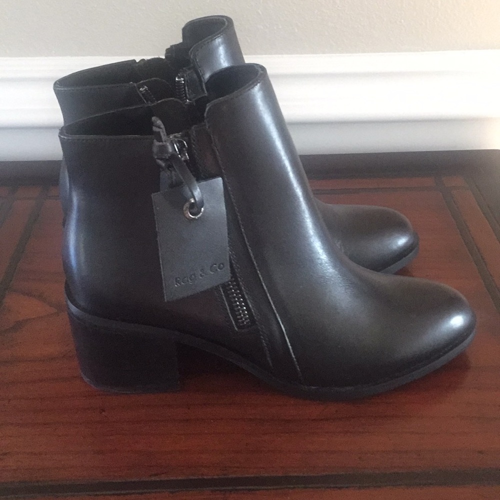 Leather Rag & Co. Black boot.